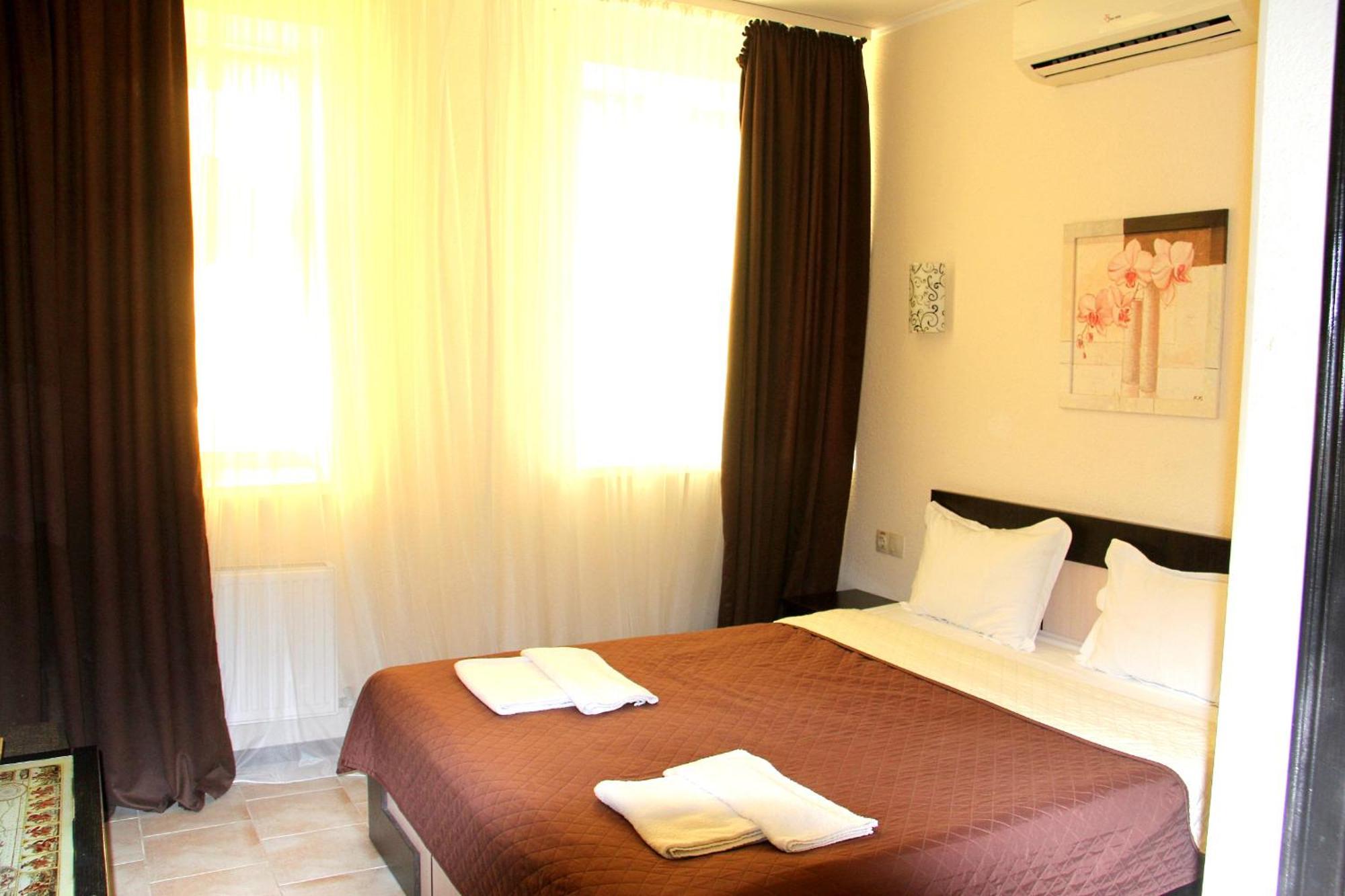 Breeze Hotel Odessa Buitenkant foto