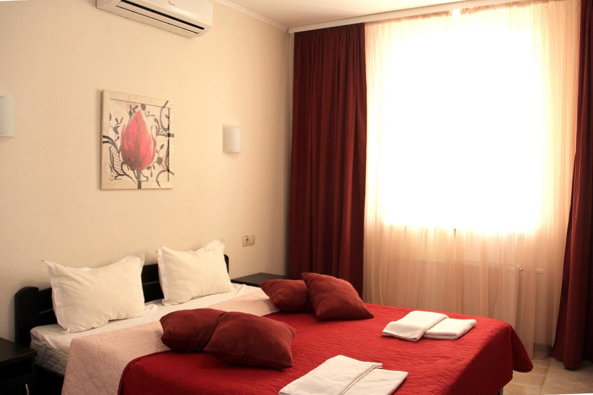 Breeze Hotel Odessa Buitenkant foto