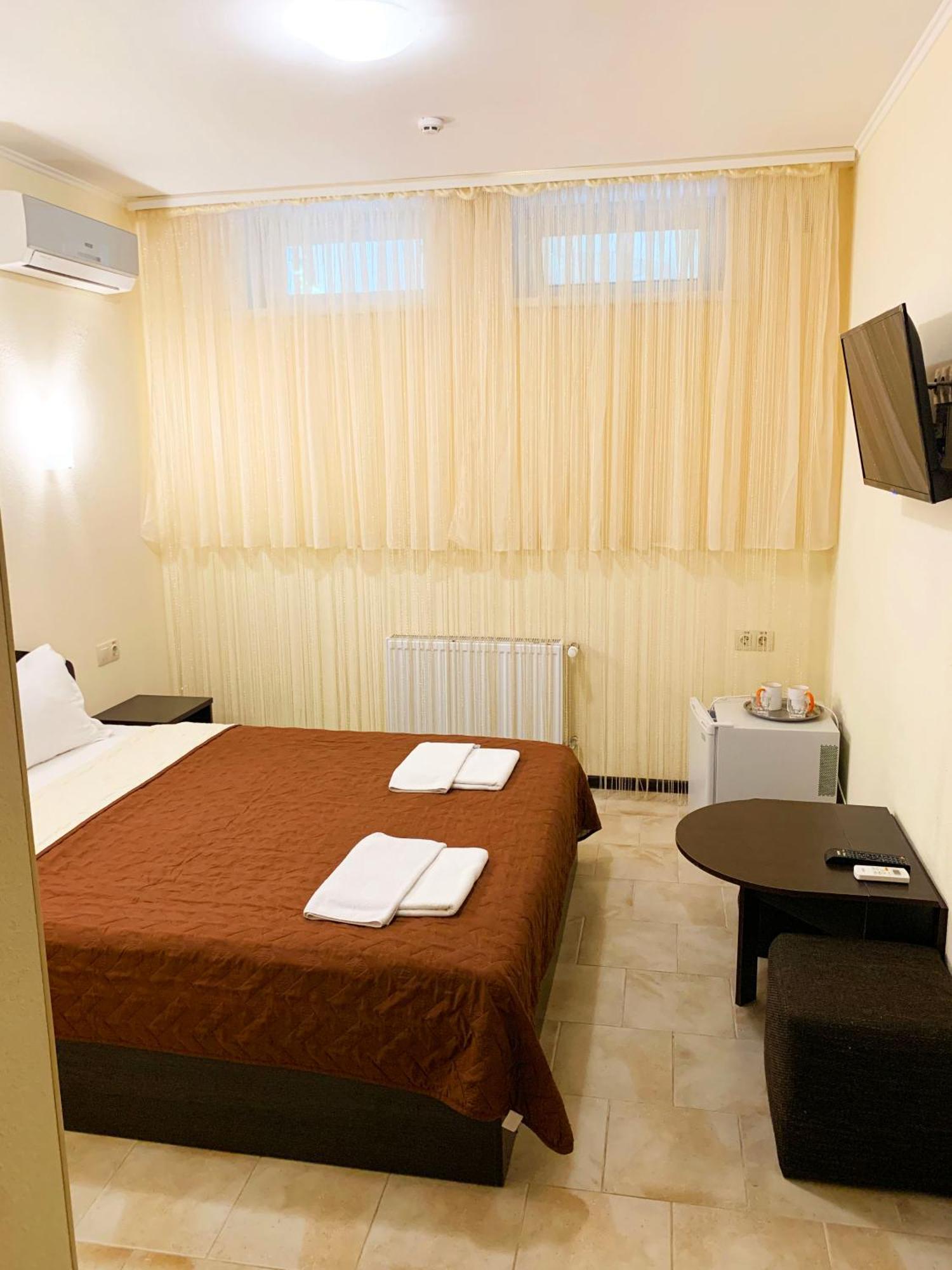 Breeze Hotel Odessa Buitenkant foto